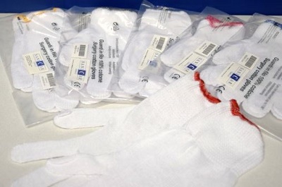 GUANTI IN COTONE COLORE BIANCHI SANICAR 9 1 PAIO - Farmacianumberone.it