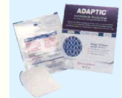 MEDICAZIONE NON ADERENTE STERILE APTIC MISURA 7,6X7,6CM 10 PEZZI 2012ZI - Farmacianumberone.it